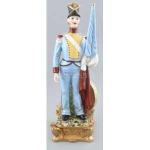 Meissen: Francia katona figurája. Kézzel festett porcelán, jelzett, sisak tolla letört, helyén festés. m...