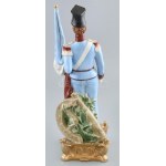 Meissen: Francia katona figurája. Kézzel festett porcelán, jelzett, sisak tolla letört, helyén festés. m...