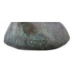 Gaál József (1960):Holdas fej 2004. Bronz, Jelzett. Számozott: I/VII. Reprodukálva: Gömör Béla: Kisplasztikai körkép...