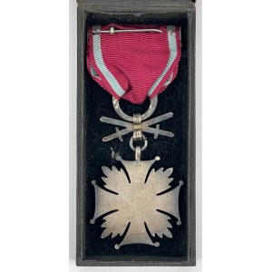 PSZnZ, Srebrny Krzyż Zasługi z Mieczami