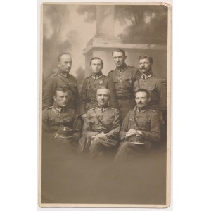 II RP, Fotografia wojskowa 1932 - Krzyż Walecznych i Odznaka 4 Pułk Piechoty Legionów