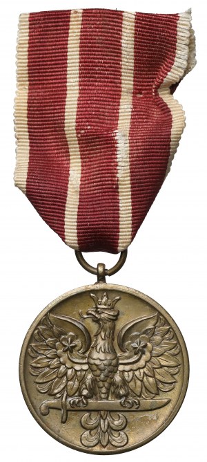 PSZnZ, Médaille - La Pologne à son défenseur - petite version (34,5 mm)