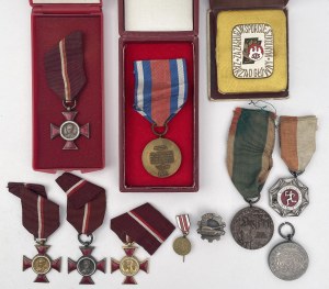 République populaire communiste, Insignes et distinctions - set (11pc)