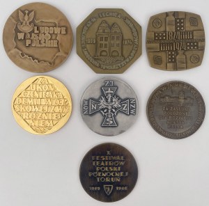 Pologne, Médailles militaires et commémoratives (XX-XXIe s.) - ensemble (7pcs)