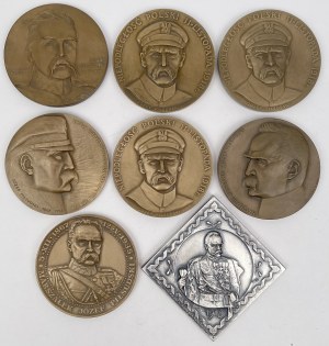 Medale z wizerunkami Józefa Piłsudskiego - zestaw (8szt)
