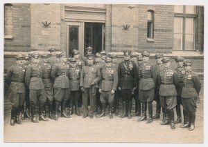 Photographie de soldat - photographie de groupe - soldat japonais avec katana, Poznań