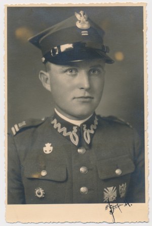 Photograph, Badge, 28th Kaniowski Rifle Regiment and Non-Commissioned Officer School for Minors