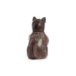 Rzeźbiarz nieokreślony, XX w., Dzbanuszek z pokrywką w formie kota Maneki-Neko