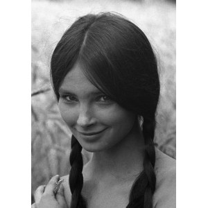 Wojciech Plewiński, „Anna Dymna 1970”, reprodukcja portretu sygnowana w 2022 przez Annę Dymną