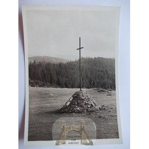 Legion Pass near Nadwórna, Cross, published by Ksiaznica Atlas, photo by Lenkiewicz, 1938
