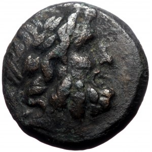 Phrygia, Apameia, AE (Bronze, 20,1 mm, 7,70 g), ca. 88-40 BC. Obv: Laureate head of Zeus right.