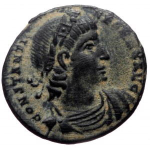 Constantine I The Great (307-337) AE follis. (Bronze, 2.32g, 18mm) Constantinople, 2nd officina, 330-333.