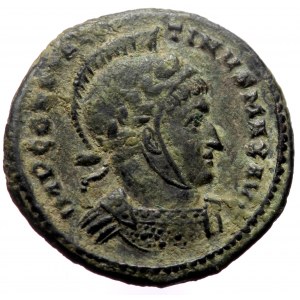 Constantine I the Great (307-337) AE follis (Bronze, 2.66g, 18mm) Ticinum mint.