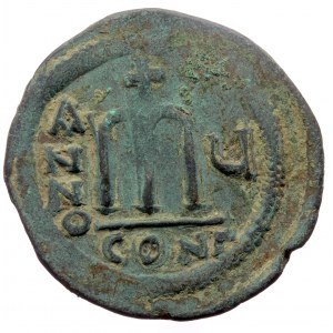 Tiberius II Constantine (578-582) AE Follis (Bronze, 35mm, 16.19g) Constantinople, RY 5 = 578/9.