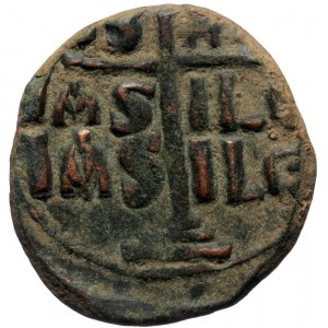 Romanus III (1028-1034) AE Anonymous Follis (Bronze, 10.55g, 30mm) Constantinople,