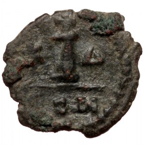 Maurice Tiberius (582-602) AE Decanummium (Bronze, 2.06g, 17mm) Constantinople, 4th officina.