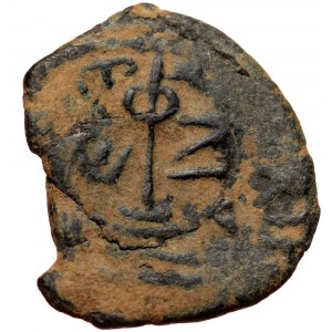 ISLAMIC, Umayyad Caliphate (Arab-Byzantine coinage).end of the C7th and beginning of the 8th century Æ Fals (Bronze, 20m