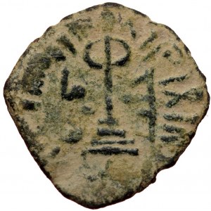 ISLAMIC, Umayyad Caliphate (Arab-Byzantine coinage).end of the C7th and beginning of the 8th century Æ Fals (Bronze, 19m