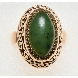 Dámský prsten s nefritově zelenou ažurovou výzdobou, ryzí zlato 583 - SSSR