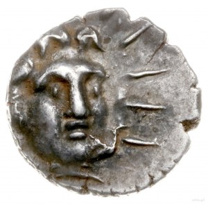 hemidrachma ok. 125-88 pne; Aw: Głowa Heliosa trzy-czwa...