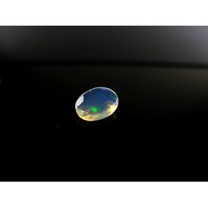 Natürlicher Opal 0,45 kt. 7,7x5,7x2,6 mm. - Äthiopien