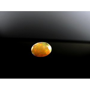 Natural Opal 0.80 ct. 7.9x5.8x3.6 mm. - Ethiopia