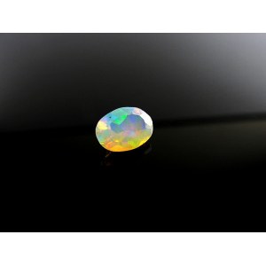 Natural Opal 0.75 ct. 7.7x5.6x3.8 mm. - Ethiopia