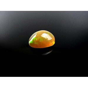 Natural Opal 3.80 ct. 12.3x9.4x6.3 mm. - Ethiopia