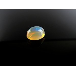 Natural Opal 2.40 ct. 10.0x8.0x5.5 mm. - Ethiopia