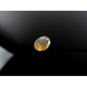 Natural Opal 0.55 ct. 7.7x5.6x3.8 mm. - Ethiopia