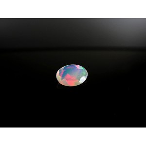 Opal Naturalny 0.60 ct. 7.9x5.2x2.4 mm. - Etiopia