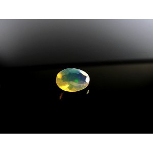 Natural Opal 0.60 ct. 7.7x5.4x3.9 mm. - Ethiopia