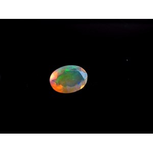 Natürlicher Opal 0,60 ct. 6,9x4,8x2,8 mm. - Äthiopien