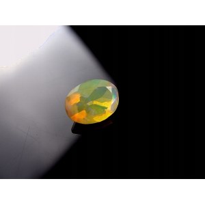Natürlicher Opal 0,85 kt. 7,8x5,8x3,9 mm. - Äthiopien
