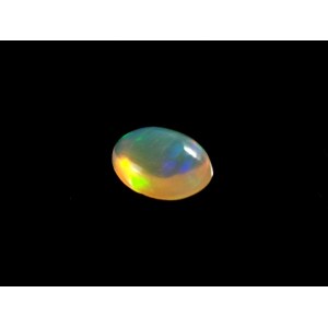 Natural Opal 0.70 ct. 7.9x5.8x2.9 mm. - Ethiopia