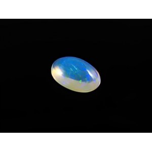 Natural Opal 0.60 ct. 7.8x5.6x3.1 mm. - Ethiopia
