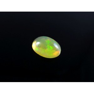 Natural Opal 0.70 ct. 7.9x6.0x3.2 mm. - Ethiopia