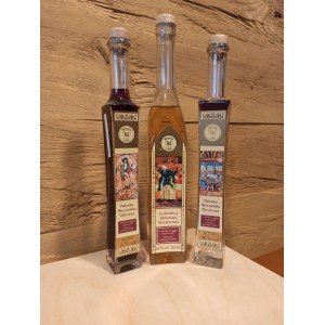 Slivovitz Mikolaj Wierzynek, 0.5L 65%; Nalewka Staropolska Tarninowa Mikolaj Wierzynek 0. 2L 30%; Nalewka Staropolska Wiśniowa Mikolaj Wierzynek 0.2L 21%