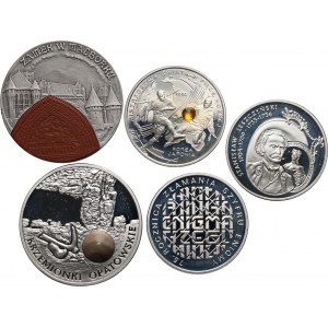 III RP, sada 5 mincí 10 a 20 zlotých - Kórea, Enigma, Leszczynski, Krzemionki a Malbork