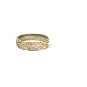 Ring, Silber, Muster 925, signiert 8 BZ, Gewicht 2,8 g [100].