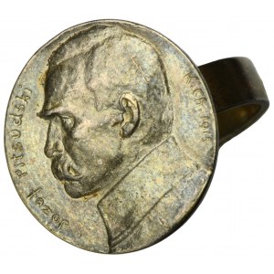 Badge with Piłsudski bust converted into signet ring