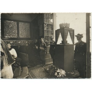 Second Polish Republic, Photo Guard at the Chapel of Our Lady of the Gate of Dawn - Vilnius