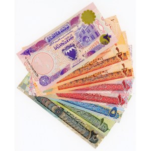 Bahrain Lot of 8 Banknotes 1973 - 2007