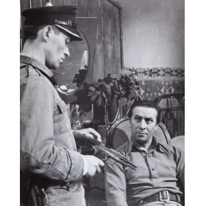 Janusz ZACHWAJEWSKI (1929-2020), Fotos z filmu Agnieszka 46 reż Sylwester Chęciński, 1964 - Jarosław Kuszewski i Leon Niemczyk