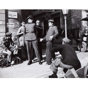 Jerzy STAWICKI (1927-2017), Fotos z filmu Ewa chce spać reż. Tadeusz Chmielewski, 1957 - Stanisław Mikulski, Ryszard Ronczewski, Eugeniusz Kamiński