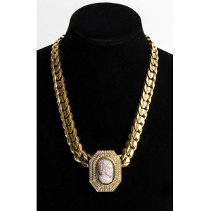 Gold necklace with agate cameo - signed BULGARI