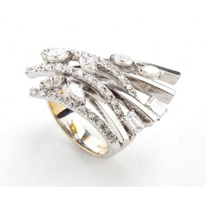 Gold ring with diamond stems - mark of MARCUS & Co.