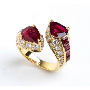 Ruby diamond contrarie' motif band gold ring