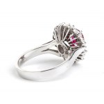 White gold ring, flower motif with ruby and diamonds