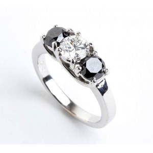 Trilogy gold ring with white and black diamond